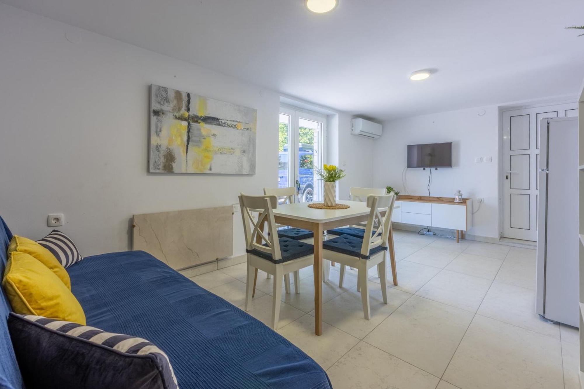Podvezanec Appartement Dramalj