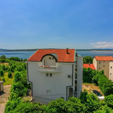 Podvezanec Apartment Dramalj Exterior photo