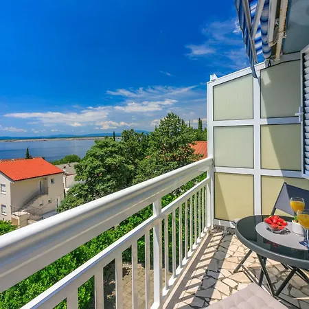 Podvezanec Apartment Dramalj Exterior photo