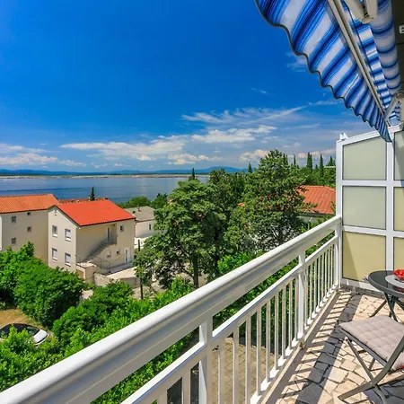 Podvezanec Apartment Dramalj Exterior photo