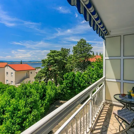Podvezanec Apartment Dramalj Exterior photo