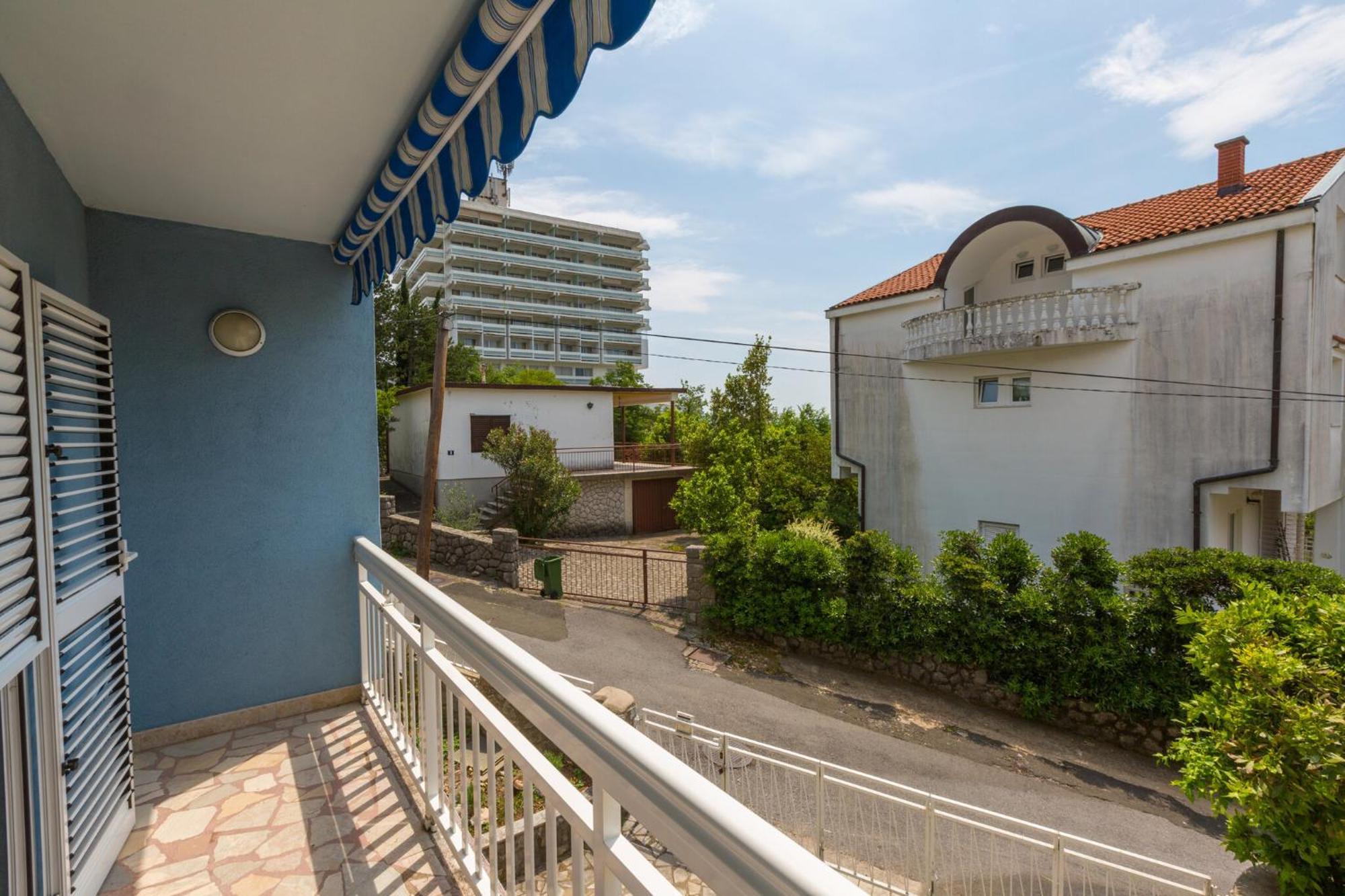 Podvezanec Apartment Dramalj