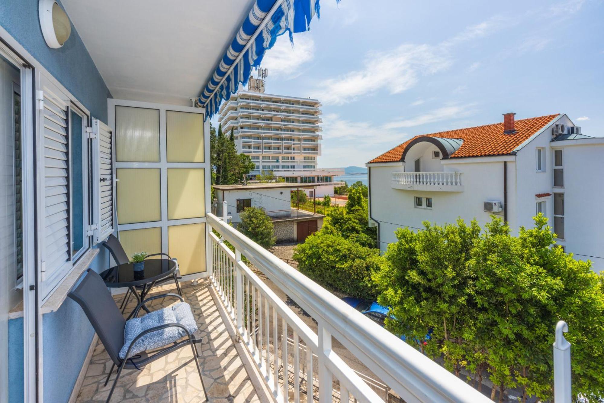 Podvezanec Apartament Dramalj